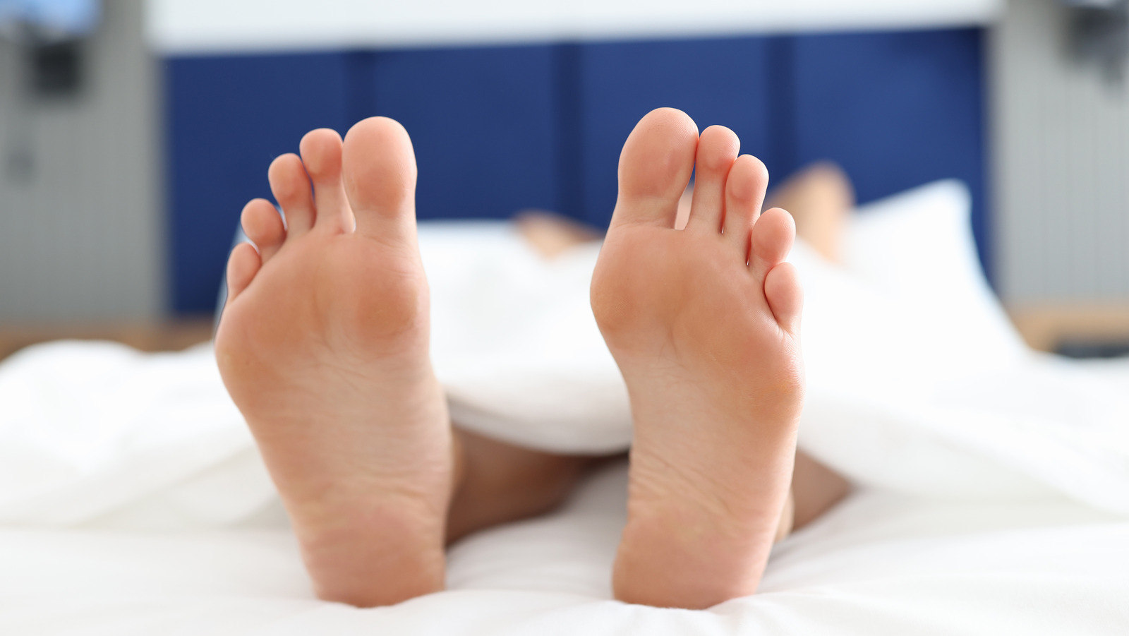 Do This With Your Toes To Fall Asleep Fast – Health Digest