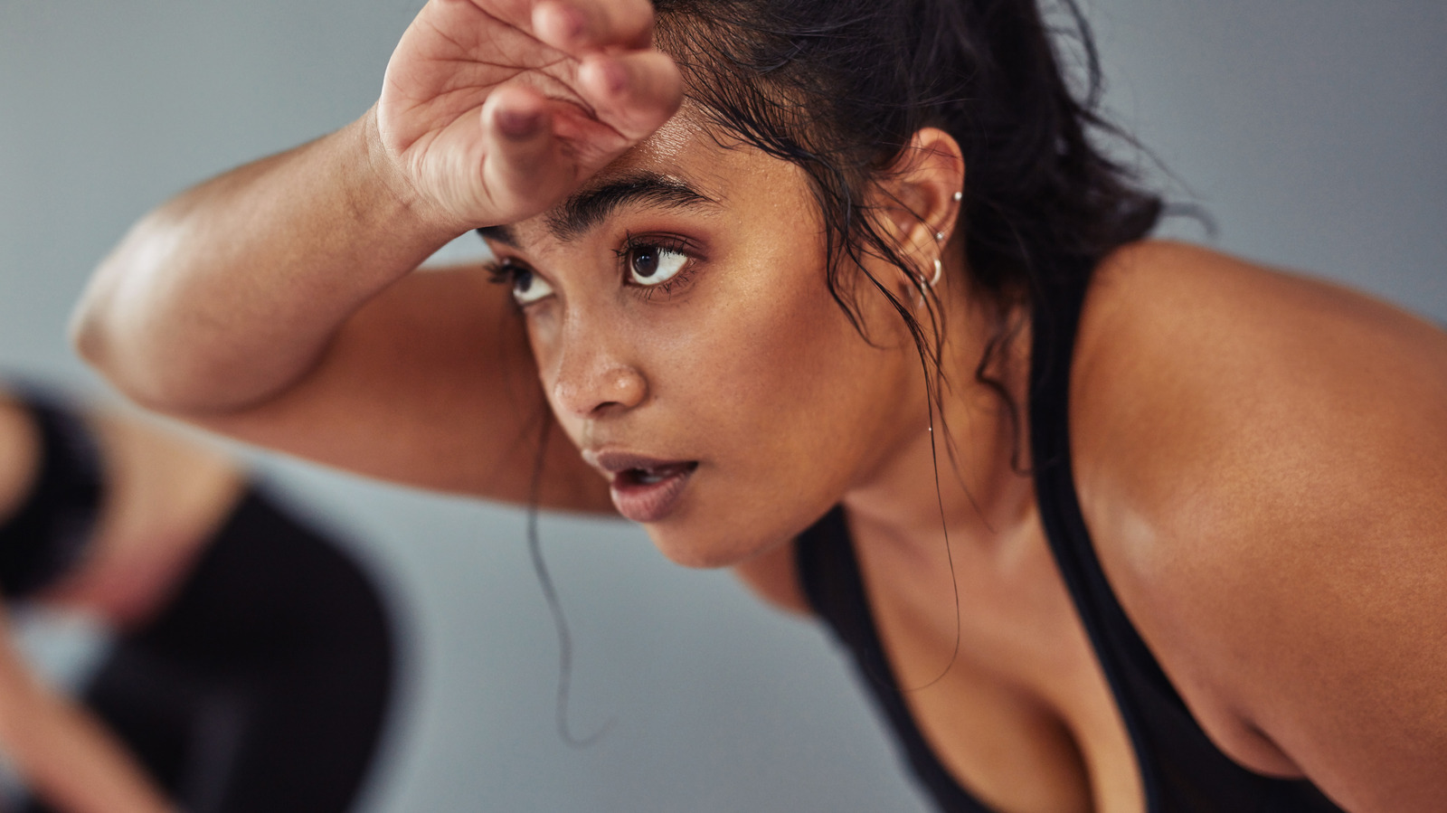 What It Means When You Start Sweating Quickly After Beginning A Workout – Health Digest