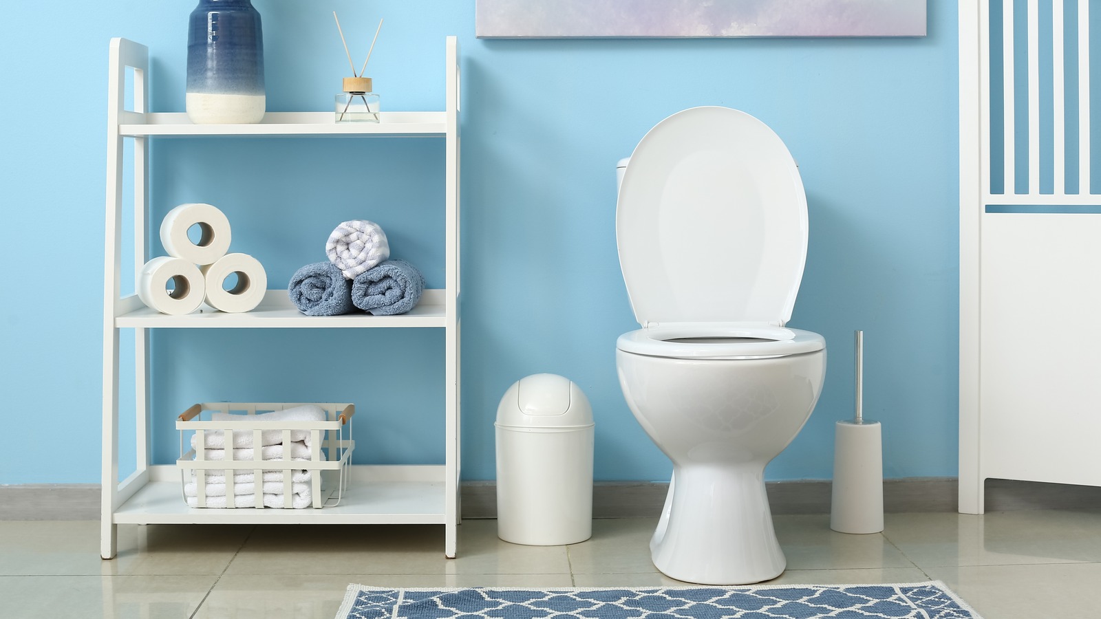 What It Means When Your Poop Doesn’t Smell – Health Digest