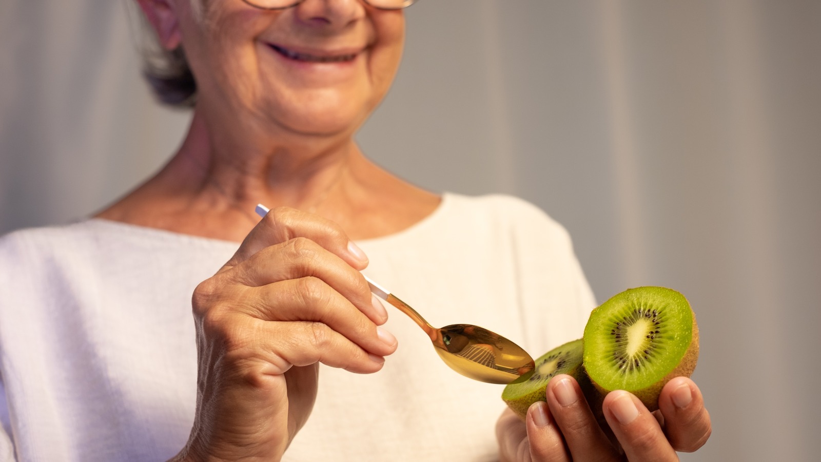 Eating Kiwi Has An Unexpected Effect On Your Sleep – Health Digest