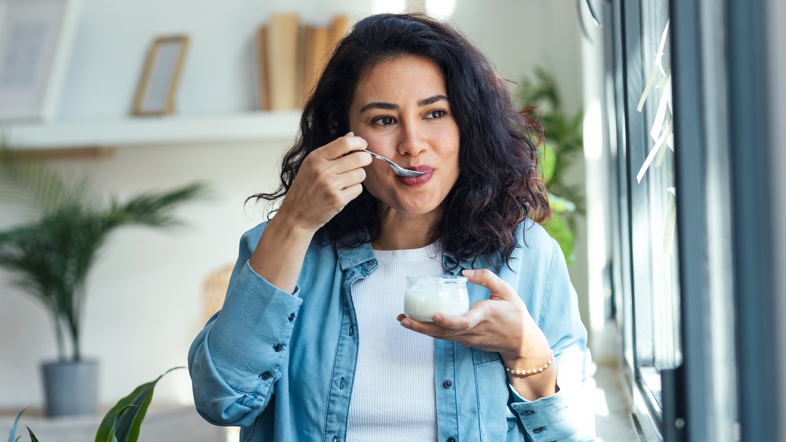 Snacking Habits That Can Help Lower Your High Cholesterol – Health Digest