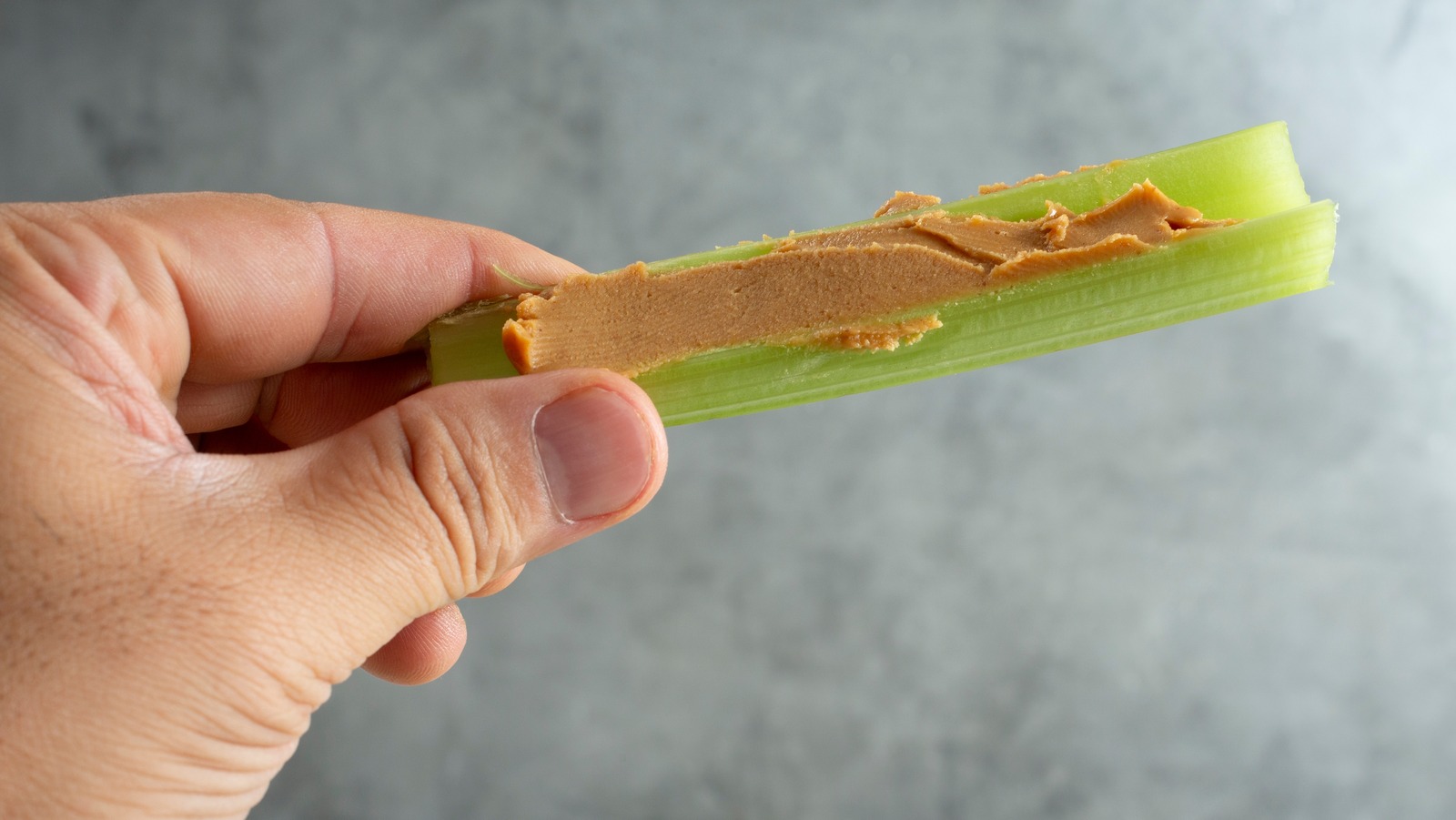 When You Eat Peanut Butter With Celery, This Is What Happens To Your Body – Health Digest