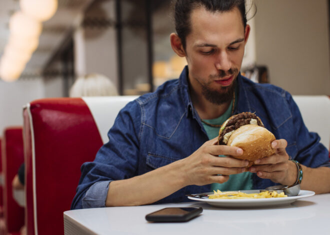 America’s Unhealthiest Burger Isn’t From McDonald’s, According To A New Report – Health Digest