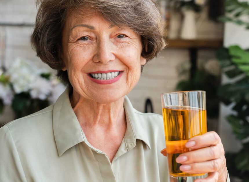 Could Drinking Apple Juice Help People Over 50 Age More Gracefully? We Explain – Health Digest