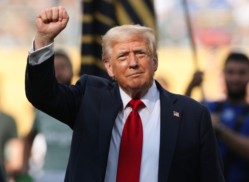Trump’s Swollen Ankles Have People Worried About His Health – Health Digest