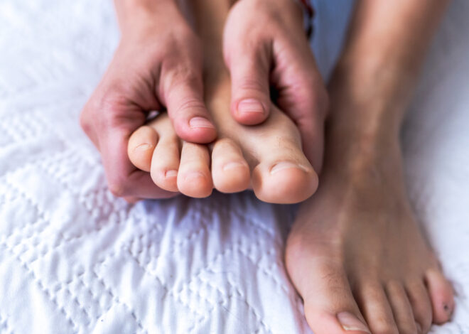 Using Magnesium Oil On Your Feet Before Bed Can Help With Sleep, Stress, And Sore Muscles – Health Digest